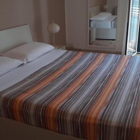 Charming apartment in Mondello Palermo Buitenkant foto