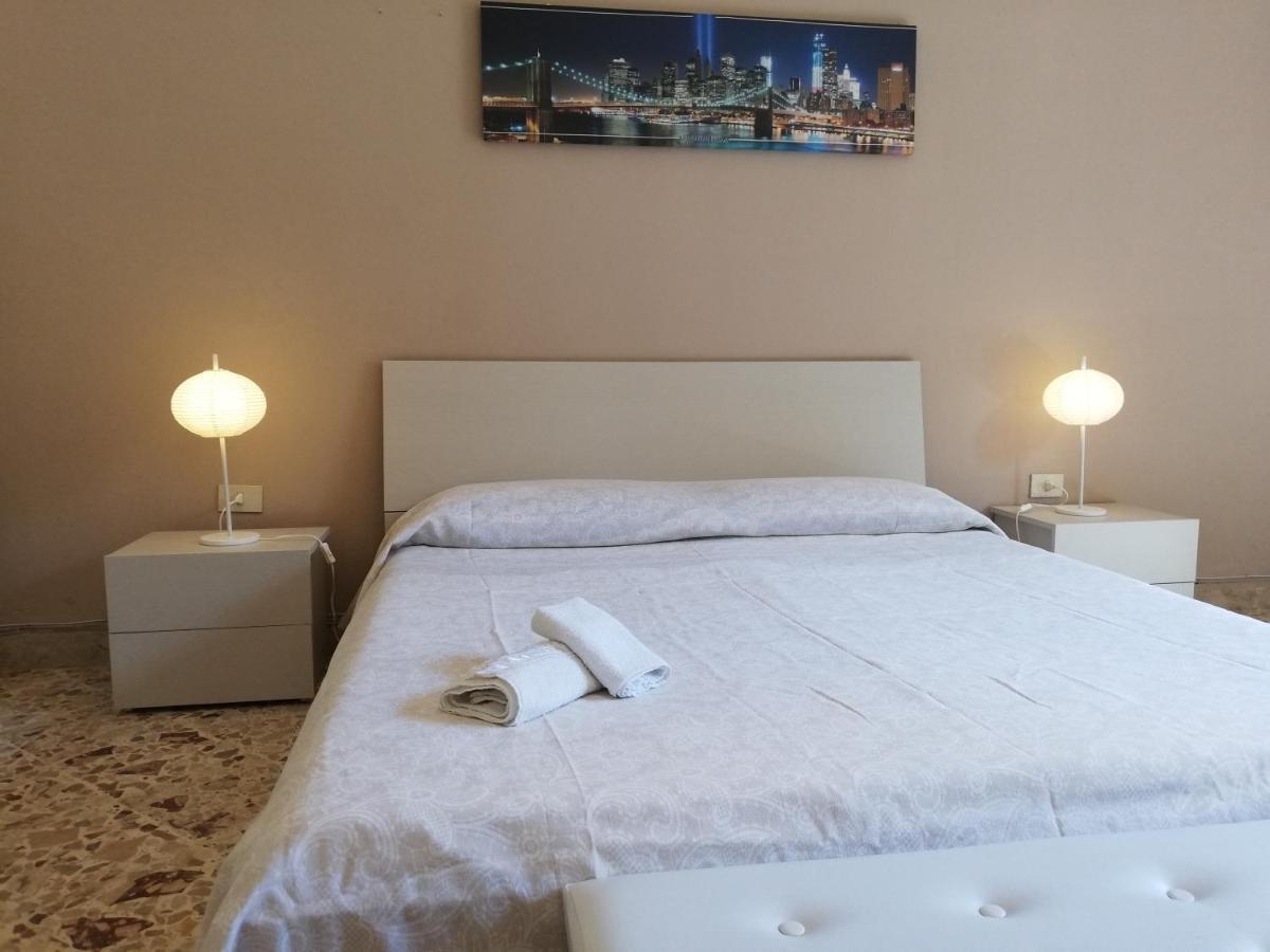 Charming apartment in Mondello Palermo Buitenkant foto